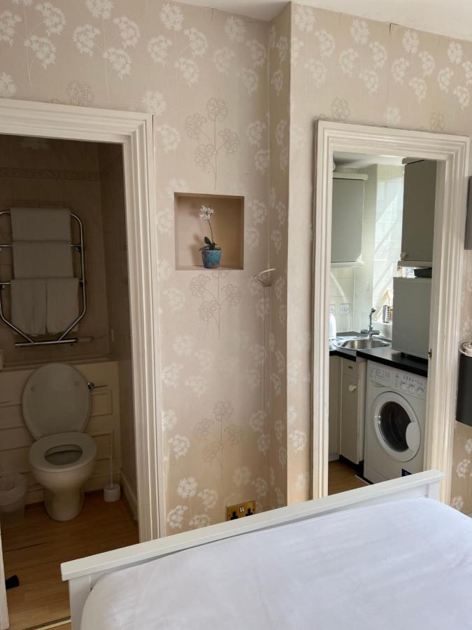 Super Located Studio In South Ken At Chelsea Cloister Londra Dış mekan fotoğraf